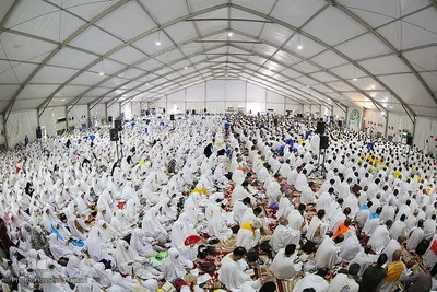 مراسم دعای عرفه در صحرای عرفات