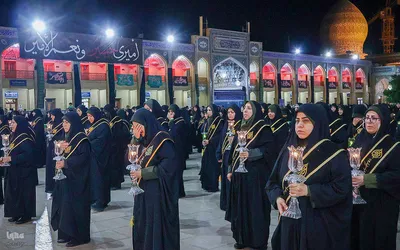 آئین لاله گردانی شام غریبان در حرم شاهچراغ(ع)