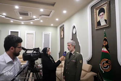 امیر سرتیپ امیر حاتمی، وزیر دفاع و پشتیبانی نیروهای مسلح در اختتامیه دوازدهمین دوره مسابقات قرآن خواهران شاغل و خانواده کارکنان نیروهای مسلح