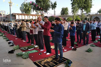 اقامه نماز عید سعید فطردر حرم شاهچراغ(ع)
