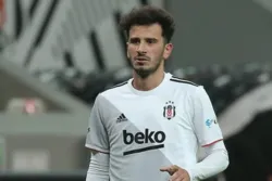 Oğuzhan Özyakup fait un don de 20 000 euros à une mosquée aux Pays-Bas
