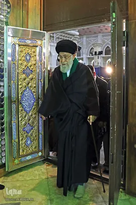 حضور مقام معظم رهبری در مرقد مطهر امام راحل 