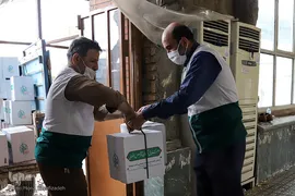 امدادرسانی گروه جهادی خدام‌الرضا(ع) و کانون خدمت آستان قدس رضوی به مردم اهواز