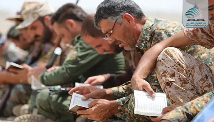 Wanajeshi Wairaqi wasoma Qur’ani katika eneo walilokomboa kutoka magaidi wa ISIS