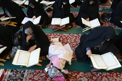 جزء‌خوانی قرآن در مسجد گوهرشاد حرم رضوی