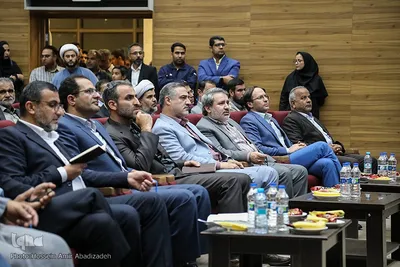 کرسی تلاوت و تدبر در قرآن