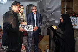 دیدار نمایندگان جامعه قرآنی با خانواده شهید حسین امیدواری