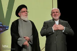 از راست محمدجواد ظریف و حجت‌الاسلام و‌السملمین سیدمحمدعلی شهیدی در کنگره ملی الماس‌های درخشان