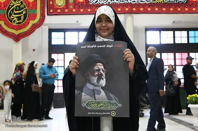 حماسه حضور در گلستان شهدای اصفهان