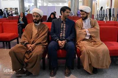 از سمت راست: حجت‌الاسلام محمد انصاری، مدرس حوزه و دانشگاه و محمدامین صالحی نژاد معاون فرهنگی سازمان جهاد دانشگاهی خوزستان و حجت‌الاسلام حسین عباسی‌اصل مدیر اندیشکده سبک زندگی اسلامی