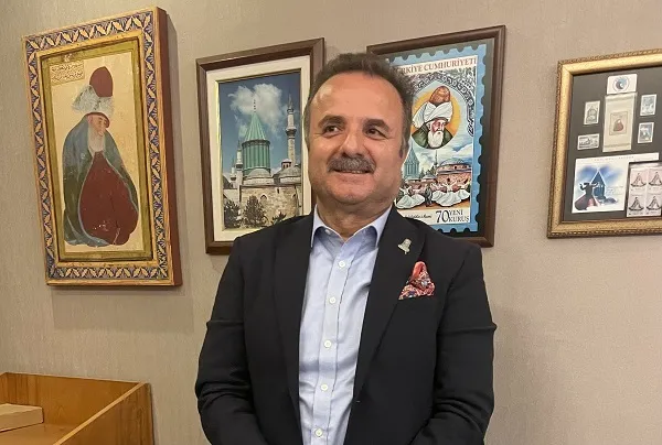 Mevlana, sadece Mesnevi'sinde 1500 kadar Ayet-i Kerime aktarır