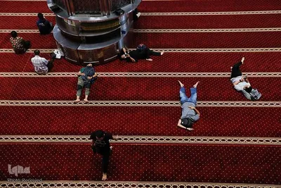 اقامه نماز جماعت مسلمانان جهان در رمضان