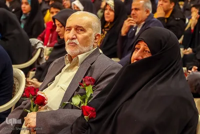 مراسم تحویل سال نو درگلستان شهدای اصفهان