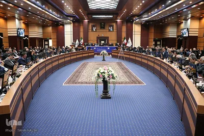 نشست رئیس مجلس شورای اسلامی با فعالان اقتصادی استان مرکزی