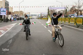 شکوه چهل سالگی/ تهران خیابان آزادی