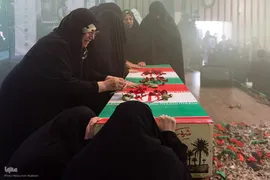 مراسم تکریم از مادران و همسران شهدا