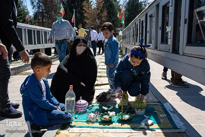 لحظه تحویل سال ۱۴۰۰ در گلزار شهدای قزوین‎