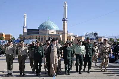 حضور و سخنرانی رهبر انقلاب در مراسم دانش‌آموختگی دانشجویان دانشگاه امام حسین (ع)