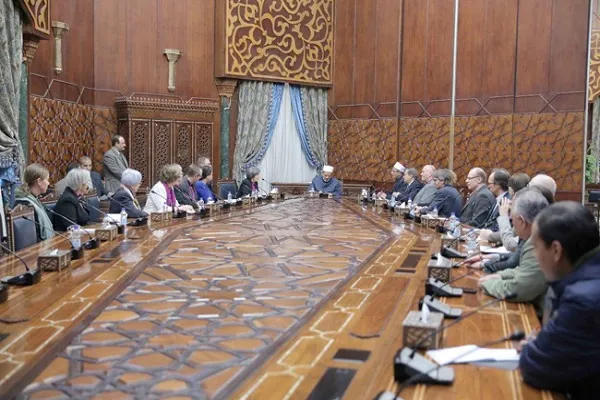 Al-Azhar: los líderes religiosos trabajan para promover la paz en el mundo