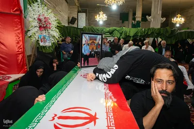مراسم وداع با پیکر شهیدان مصطفی امینی و عبدالحسین شیخ‌کوپایی در اصفهان