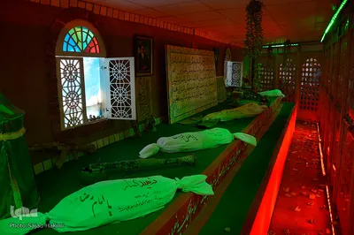 راهیان سرزمین نور
