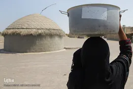 توزیع نذورات حسینی در میان گپرنشینان و اهالی فقیر روستاهای منطقه محروم جازموریان