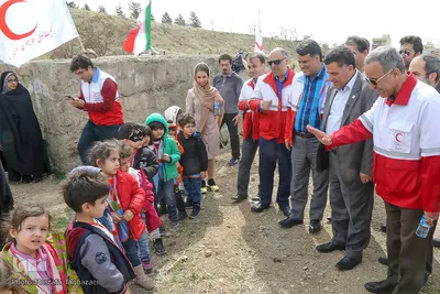 کاشت نهال صلح در بوستان طبیعت پردیسان توسط اعضای هلال احمر