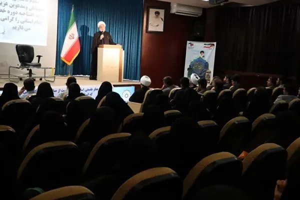 تسلط به بنیادهای فکری و اعتقادی برای دانشجویان امری ضروری است
