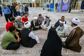 ادای احترام مهمانان کنفرانس وحدت به امام راحل