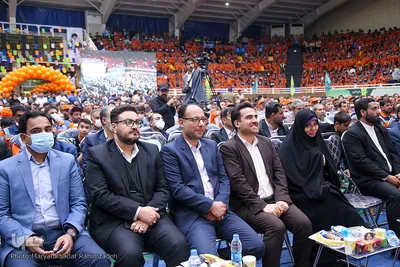 نارنجی پوشان، سفیران پاکیزگی