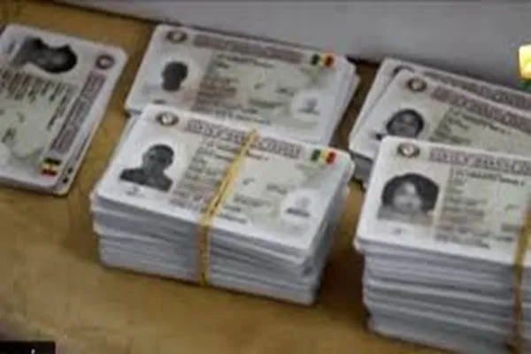 Sénégal : respect du voile dans les cartes d'identité nationales