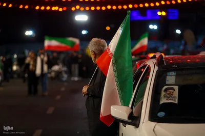 پای کار انقلاب