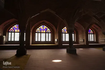 مسجد جامع تبریز که در کتاب‌های تاریخی از آن به‌عنوان «جامع کبیری» نیز نام برده شده، از ابتدای تأسیس مسجد جامع شهر تبریز بوده و بازار تبریز، گرداگرد آن شکل گرفته‌ است.
