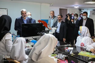 بازدید وزیر آموزش و پرورش از پژوهشگاه رویان