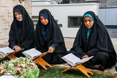 محافل انس با کلام الله مجید در منزل خانواده‌های شهدای حرم مطهر شاهچراغ(ع)