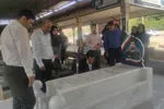غبارروبی قبور شهدای جنگ تحمیلی 12 روزه توسط اعضای جهاد دانشگاهی لرستان