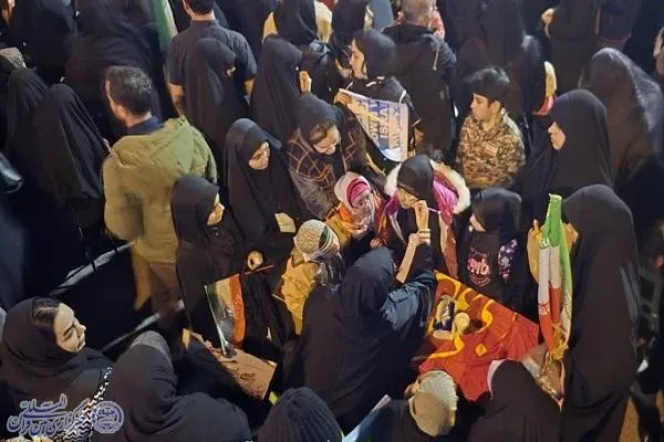 سوگواری دانش آموزان بابلسری در چهلم شهادت دانش آموزان میناب