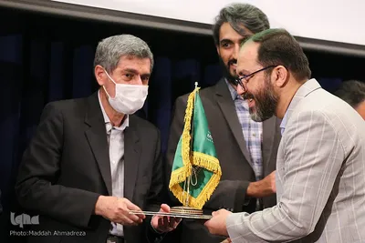 آیین گشایش نمایشگاه آثار هنری و تجلیل از دست اندرکاران کنگره جهانی محمد (ص) در شیراز‎‎