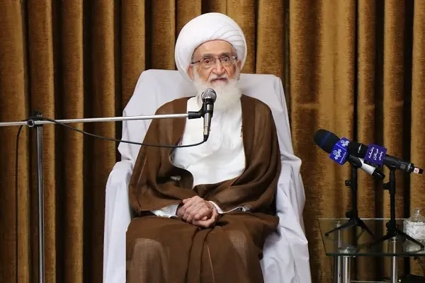 امر به معروف نباید در جامعه فراموش شود
