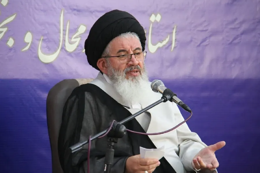 آگاهی سیاسی از بایسته‌های اجتماعی طلاب است