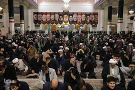 بزرگداشت چهلمین روز شهادت رهبر شهید در حرم حضرت معصومه (س)