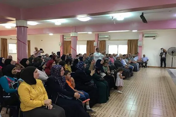 بالصور..تنظيم حفل لتكريم حفظة القرآن في بلدة 