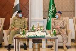 آرمی چیف کی ریاض میں سعودی ہم منصب سے ملاقات، عسکری تعاون بڑھانے پر تبادلہ خیال