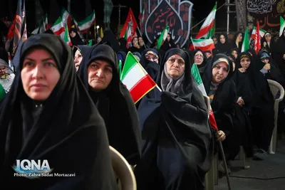 زنجیره مردمی حمایت از عفاف و حجاب در میدان شهدای اصفهان