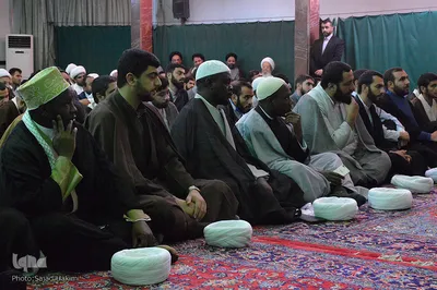 عمامه گذاری طلاب با حضور آیت الله العظمی مکارم شیرازی