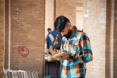 گذری بر جمعه بازار کتاب اصفهان