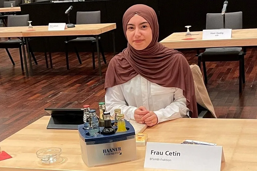 Almanya’nın ilk başörtülü Belediye Başkan Adayı Büşra Nur Çetin