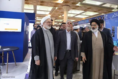 بازدید وزیر فرهنگ و ارشاد از نمایشگاه قرآن