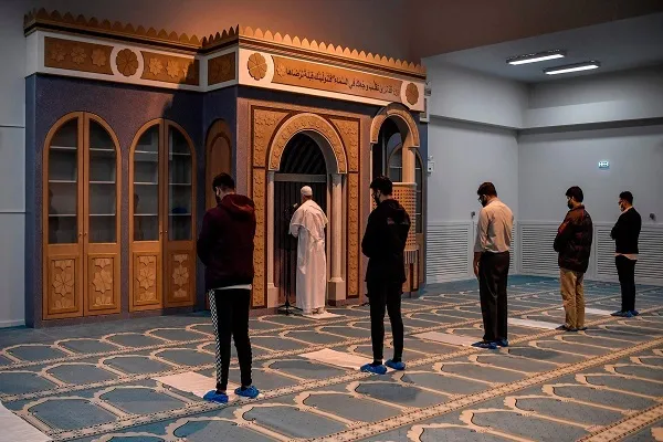 New Greek Law Enforced: Bangladeshi Faces Deportation for Operating Mosque in Athens