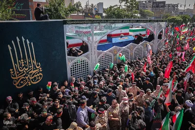 تشییع پیکر رهبر شهید در تهران
